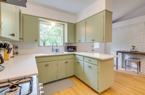 Hancock House | Walk to Campus: Creekside Austin Duplex!