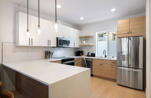 Minor House | Walk to CapHill 4B2.5B Sleeps 8 w/Rooftop Deck
