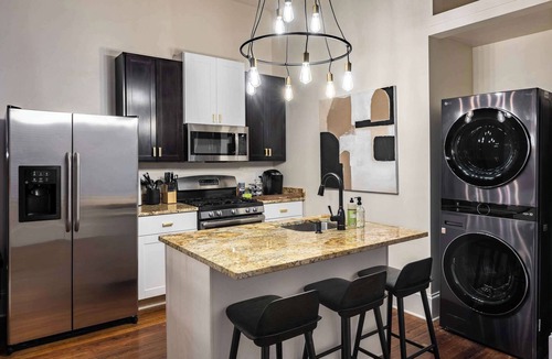 Covington House | Walk to Downtown, Bars, Stadiums - Perfect for 4!