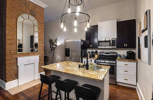 Covington House | Walk to Downtown, Bars, Stadiums - Perfect for 4!