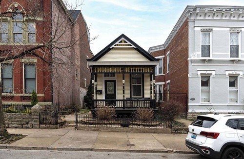 Covington House | Walk to Downtown, Bars, Stadiums - Perfect for 4!