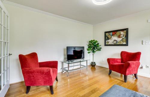 Hampton House | Walk to Dtwn & Campus! Spacious Hampton Home