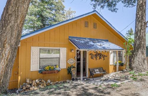 Cloudcroft House | Walk to Dtwn Cloudcroft! Cozy Mtn Cabin w/Hot Tub
