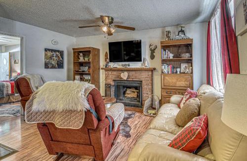Cloudcroft House | Walk to Dtwn Cloudcroft! Cozy Mtn Cabin w/Hot Tub