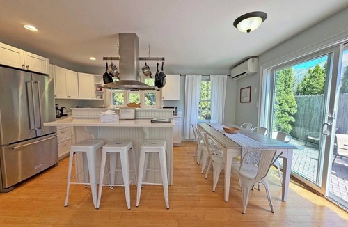Edgartown House | Walk to Edgartown Wharf - Upgraded Vineyard Home with AC and Outdoor Shower
