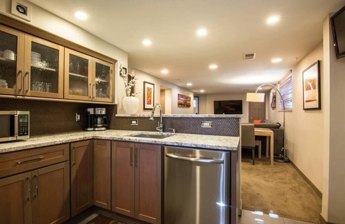 Highland Apartment | Walk to everything in Hip Historic Highlands/LoHi