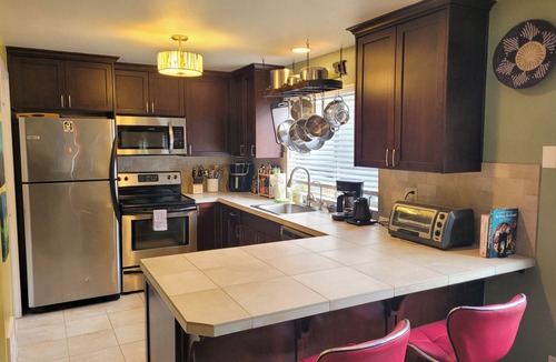 Fairmount Park House | Walk to Everything! Quick access to the beach and Downtown Seattle