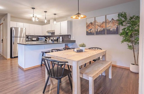 Downtown Leavenworth Condo | Walk to EVERyTHING! We Have A/C ~ Condo B2