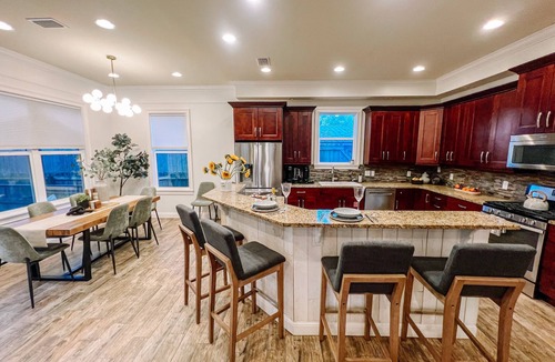 Lincolnville House | Walk to historic DOWNTOWN , Heated Pool, backyard Dining, grill, fire pit,Dog Ok