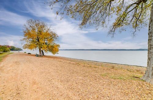 Dover House | Walk to Lake: Dover Cabin w/Views & Porch