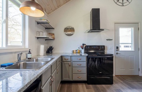 Huron House | Walk to Lake Erie — Renovated 2BR Huron Home Near Cedar Point & Kalahari