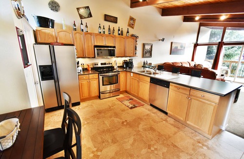 Dillon Condo | Walk to Lake, Rec Path, Amphitheater! Spacious Unit, Big Deck. Near Shops