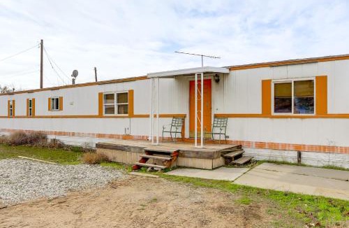 Monitor House | Walk to Loop Trail! East Wenatchee Basecamp