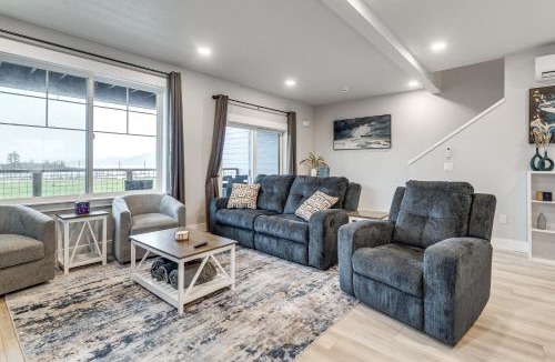 Hammond House | Walk to Marina! River-View Retreat in Hammond