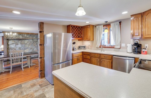 Bethlehem Apartment | Walk to Memorial Park: Pet-Friendly Bethlehem Home