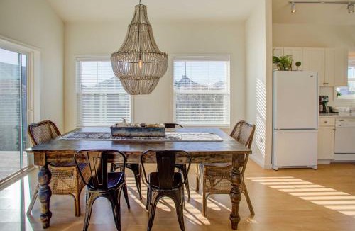 Pacific Beach House | Walk to Ocean! Chic 'Summer House Cottage'