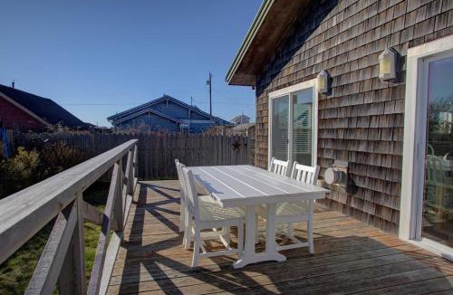 Pacific Beach House | Walk to Ocean! Chic 'Summer House Cottage'