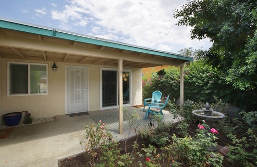 La Quinta Cove House | Walk to Old Town or Fritz Burns Park for Pickleball or Tennis! #065321