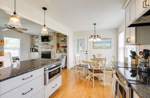Pawcatuck House | Walk to Pawcatuck River: Family-Friendly Home!