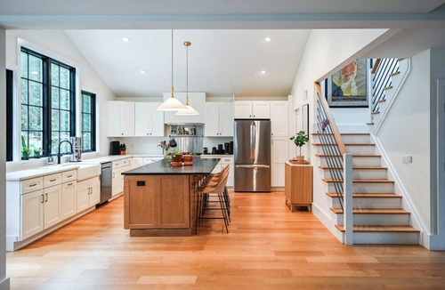 Mattituck House | Walk to Private Beach, Wine Country Farmhouse, Outdoor Dining, Sleeps 6 Adults