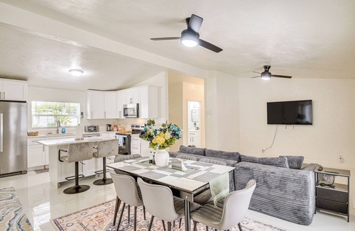 Rosemont House | Walk to Romano Beachfront Park: Airy Home w/Yard