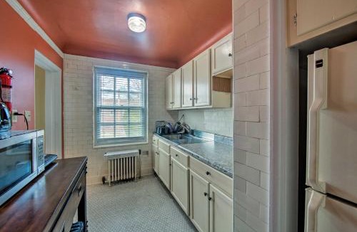 Reading Apartment | Walk to Shops, Dining & City Park: Reading Apt