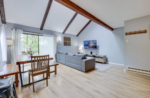 Tannersville House | ⭐️Walk to Ski-in⛷Ski-out⭐️ NEW INDOOR POOL&HOT TUB⭐️