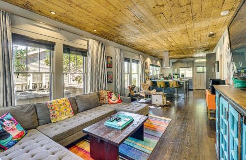 Bouldin House | Walk to SoCo: Home w/Decks & City Views in Austin
