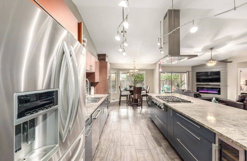 Glendale House | Walk to State Farm Stadium-Family Friendly-Outdoor Space-Heated Pool Included