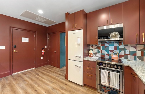 Stone Mountain Historic Village Condo | Walk to Stone Mountain Park! Historic Loft in Downtown Stone Mountain