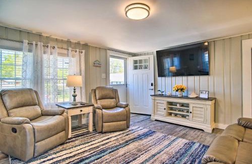 Wareham Center House | Walk to Swift's Beach! Classic Cottage w/Deck