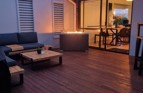 Taupo House | Walk to the Lake, or Stay in and Enjoy the View