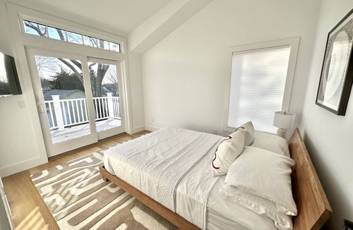 Westhampton Beach House | Walk to the Village! Charming modern beachhouse