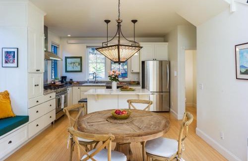 Eastsound House | Walk to Town, Beach, Modern, Gourmet Kitchen, EV