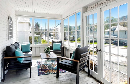Wilmington House | Walk To Town, Hottub, Firepit, Games, Mt Snow
