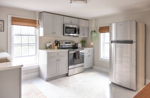 Middletown House | Walk to Wesleyan & Dwtn - New hot tub with outdoor TV