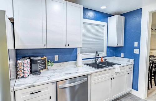 Williams House | Walk Train & Rte 66 / The Stay @ Seven One Three