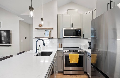 Berkeley Apartment | Walkability 10/10, less than 5 miles to downtown and I-70