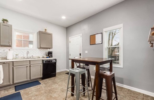 Weinland Park House | Walkable 1900s Townhome | Free Parking + Pets OK