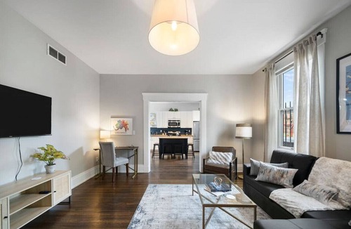 Over-the-Rhine Apartment | Walkable 2BR near Findlay Market | Downtown | Stadiums