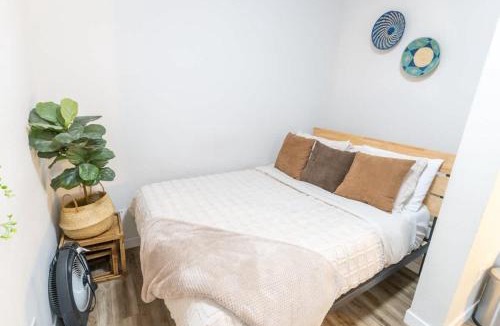 Vernon House | Walkable Apt Next to Restaurants, Bars, and Shops!