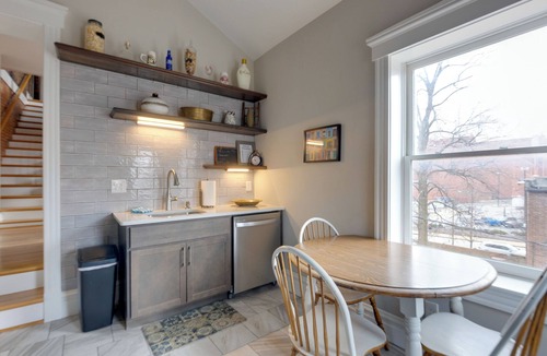 Soulard Apartment | Walkable Area: Spacious Apt in Dtwn St Louis