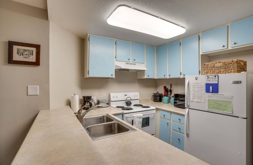 Brian Head Condo | Walkable Brian Head Condo: Steps to Ski Resort!