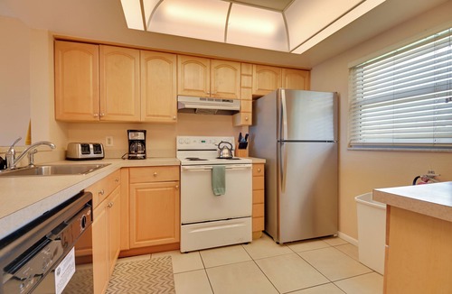 Cocoa Isles Apartment | Walkable Cocoa Beach Condo w/Ocean Views