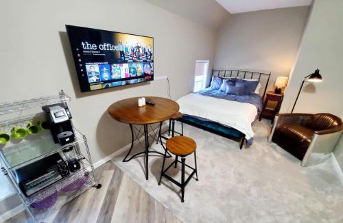 Columbus Apartment | Walkable Cozy Downtown Studio, FREE Bikes to use