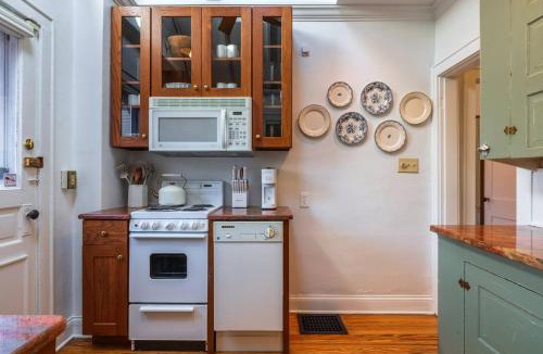 German Village Villa | Walkable Designer Cottage In GV