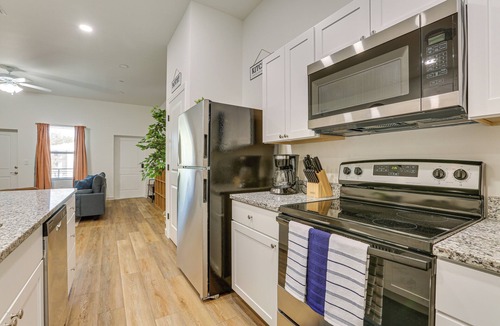 LaBelle Apartment | Walkable Downtown LaBelle Apt w/Private Balcony!