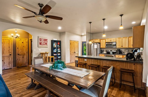 McCall House | Walkable Downtown McCall Cabin | Sleeps 10+ | Game Room | EV