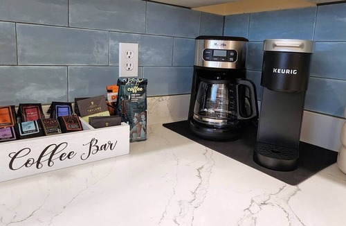 Belltown Condo | Walkable Downtown- Near Space Needle and Pike Place- Water View+Pool+Parking