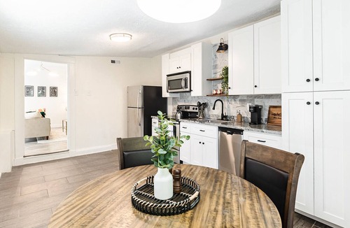 East Walnut HIlls House | Walkable East Walnut Hills/Stylish 1BR w/Yard